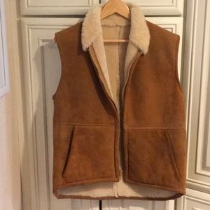 Men’s Sherpa/Suede Vest Zipper & Front Pockets. By Sawyer of Napa. M